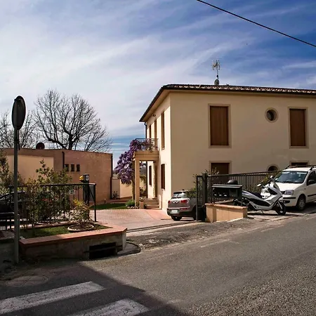 Casa Il Glicine A Due Passi Dal Centro Сиена